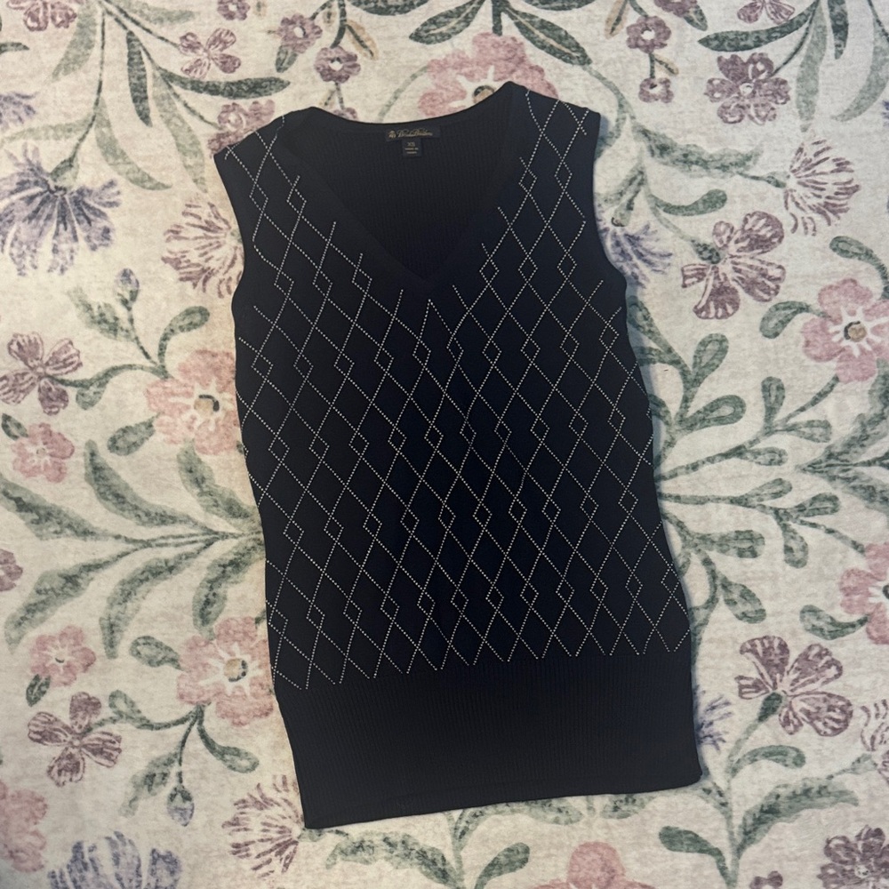 Brooks Brothers Navy and White Patterned V neck Sweater